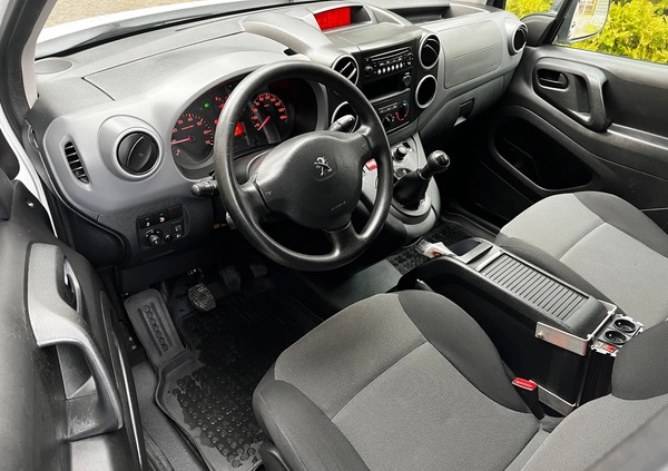 Peugeot Partner cena 35999 przebieg: 208000, rok produkcji 2017 z Orzesze małe 191